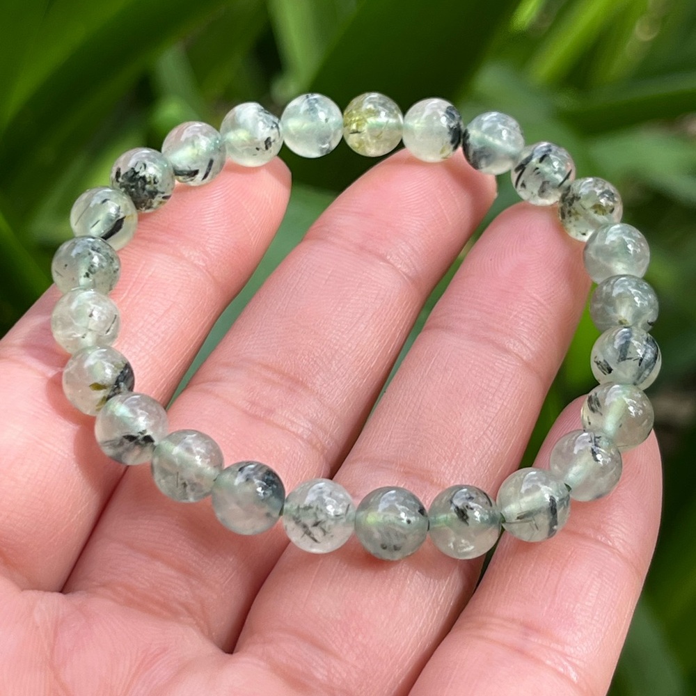 7mm stretchable dainty‎ prehnite bracelet